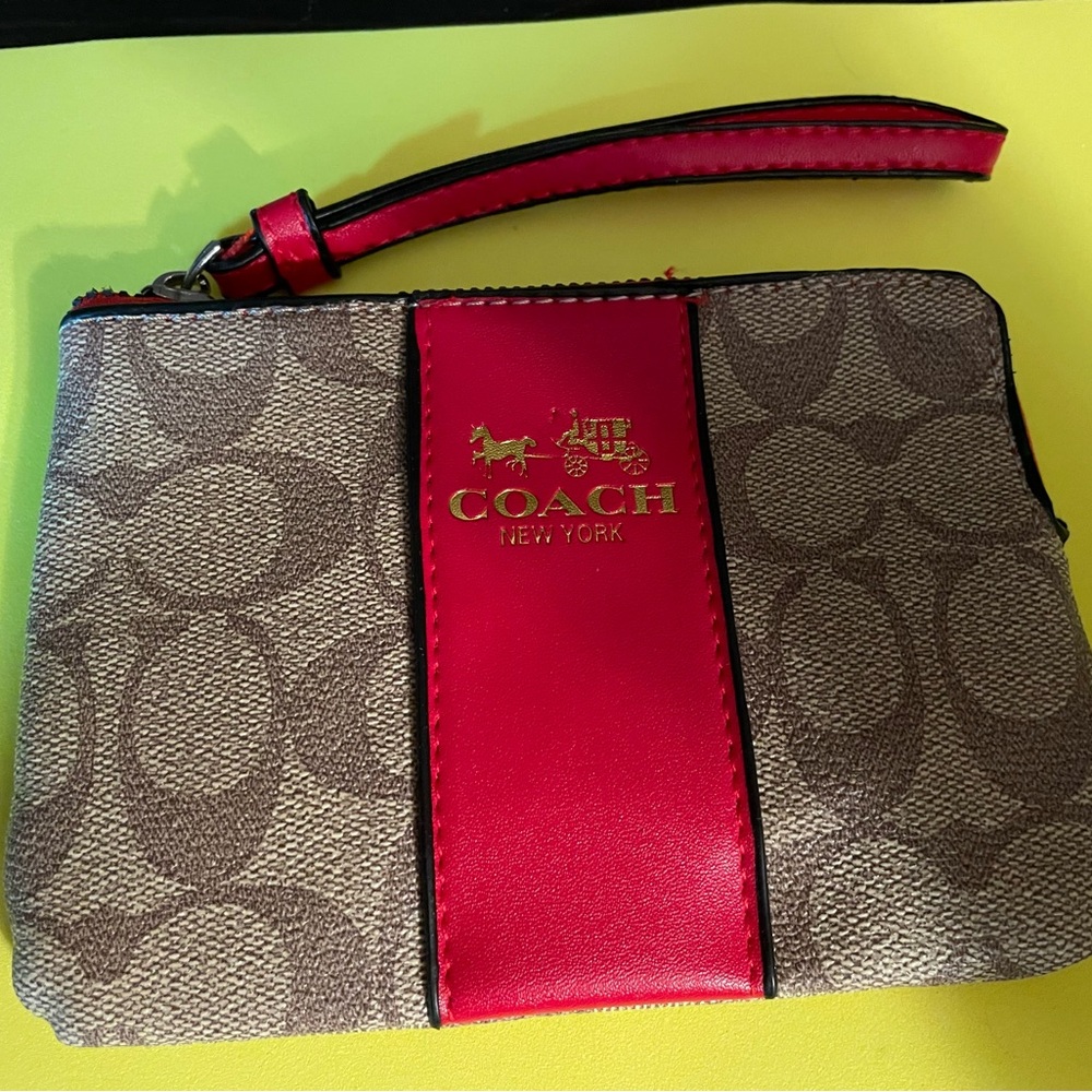 NEW COACH WRISTLET